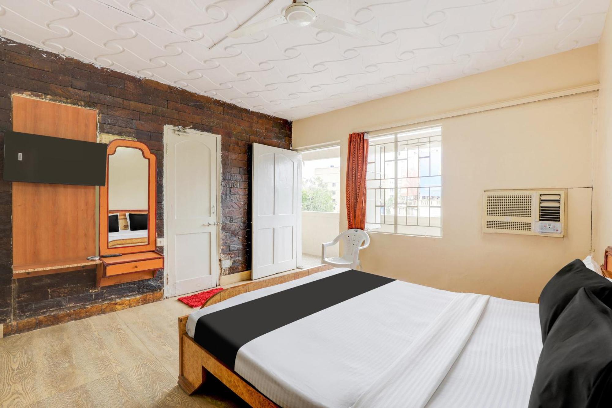 Hotel O Ellis Ahmedabad Exterior foto