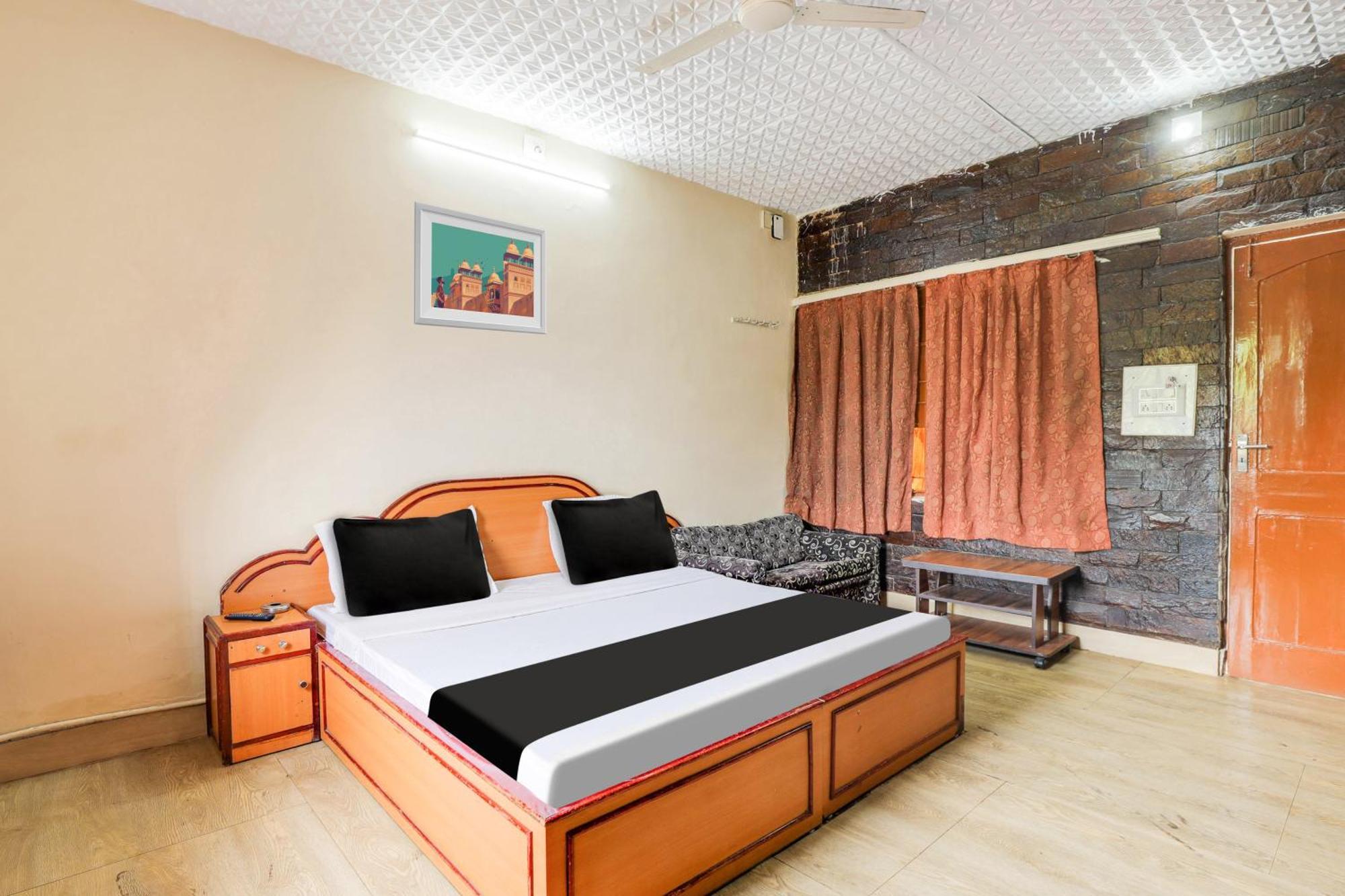 Hotel O Ellis Ahmedabad Exterior foto