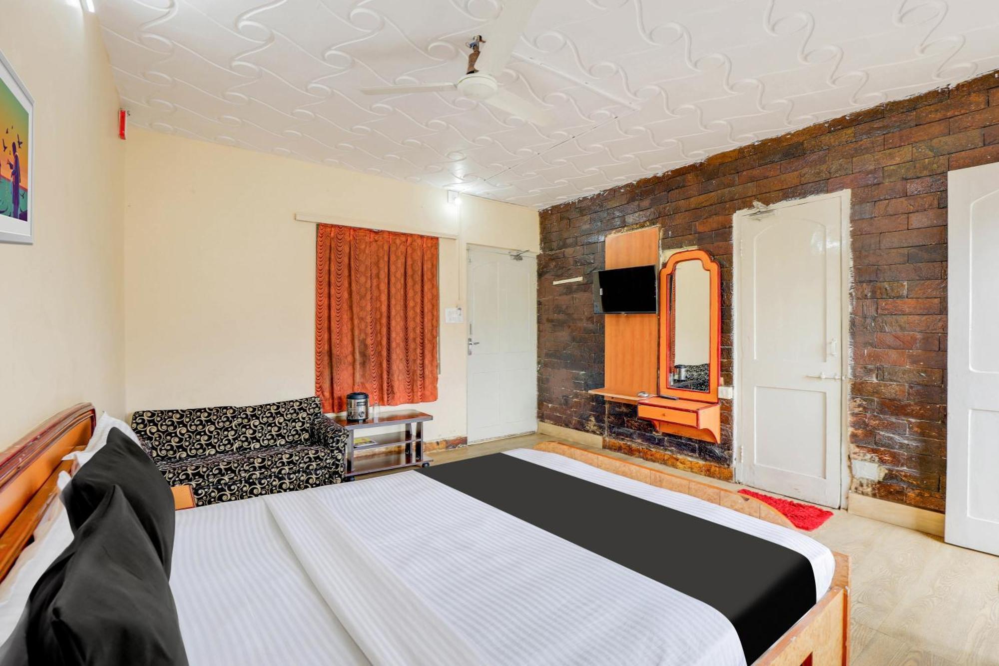 Hotel O Ellis Ahmedabad Exterior foto